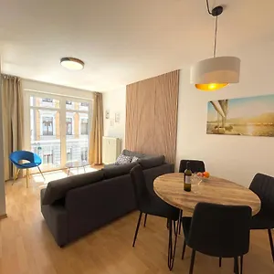 Sunshine City - Zentrum - Parkplatz - Netflix , Leipzig Deutschland